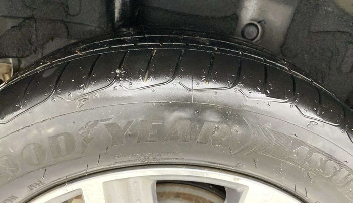2024 Hyundai Verna  SX 1.5 MPI IVT, Petrol, Automatic, 8,427 km, Right Front Tyre Tread
