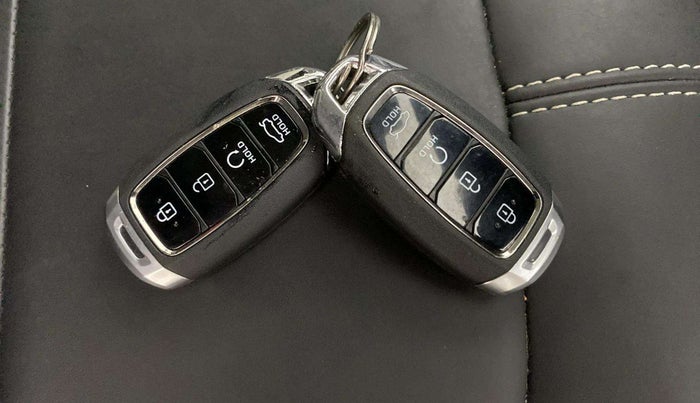 2024 Hyundai Verna  SX 1.5 MPI IVT, Petrol, Automatic, 8,427 km, Key Close Up