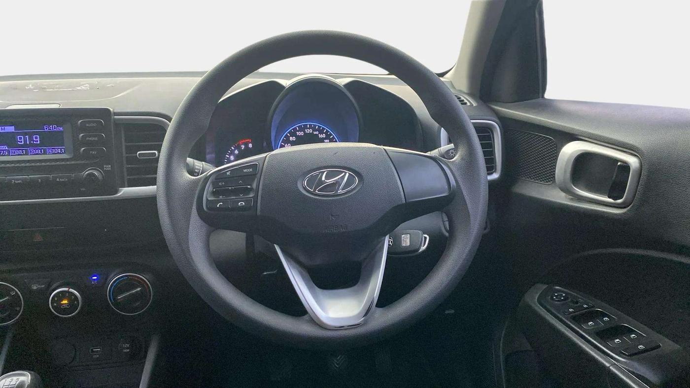 2021 Hyundai VENUE S 1.2, Petrol, Manual, 44,043 km, Steering Wheel Close Up