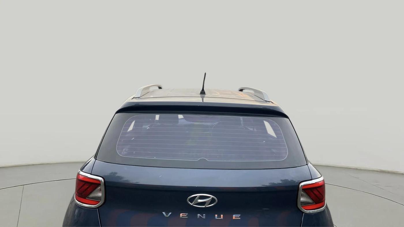 2021 Hyundai VENUE S 1.2, Petrol, Manual, 44,043 km, Rear Windshield