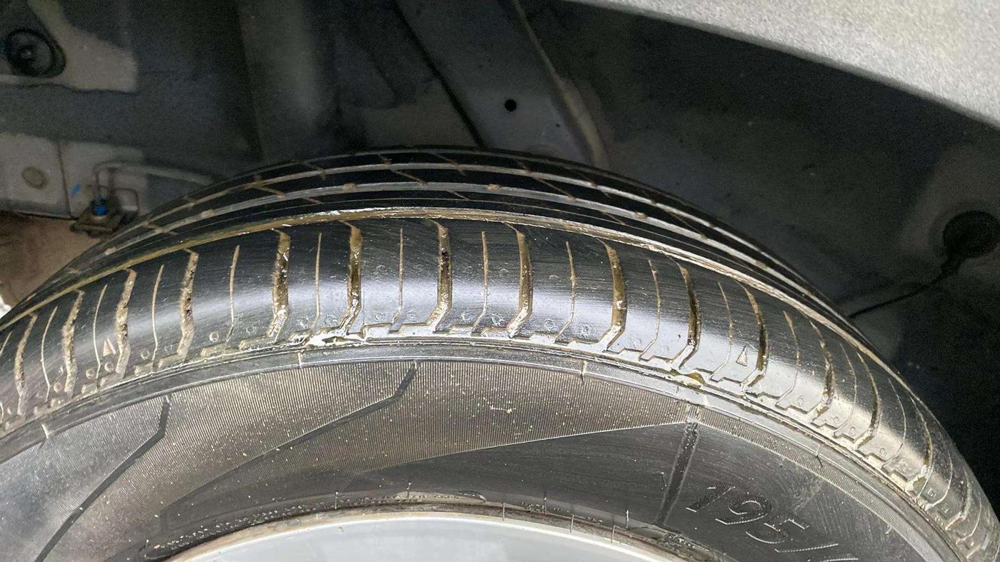 2021 Hyundai VENUE S 1.2, Petrol, Manual, 44,043 km, Right Rear Tyre Tread