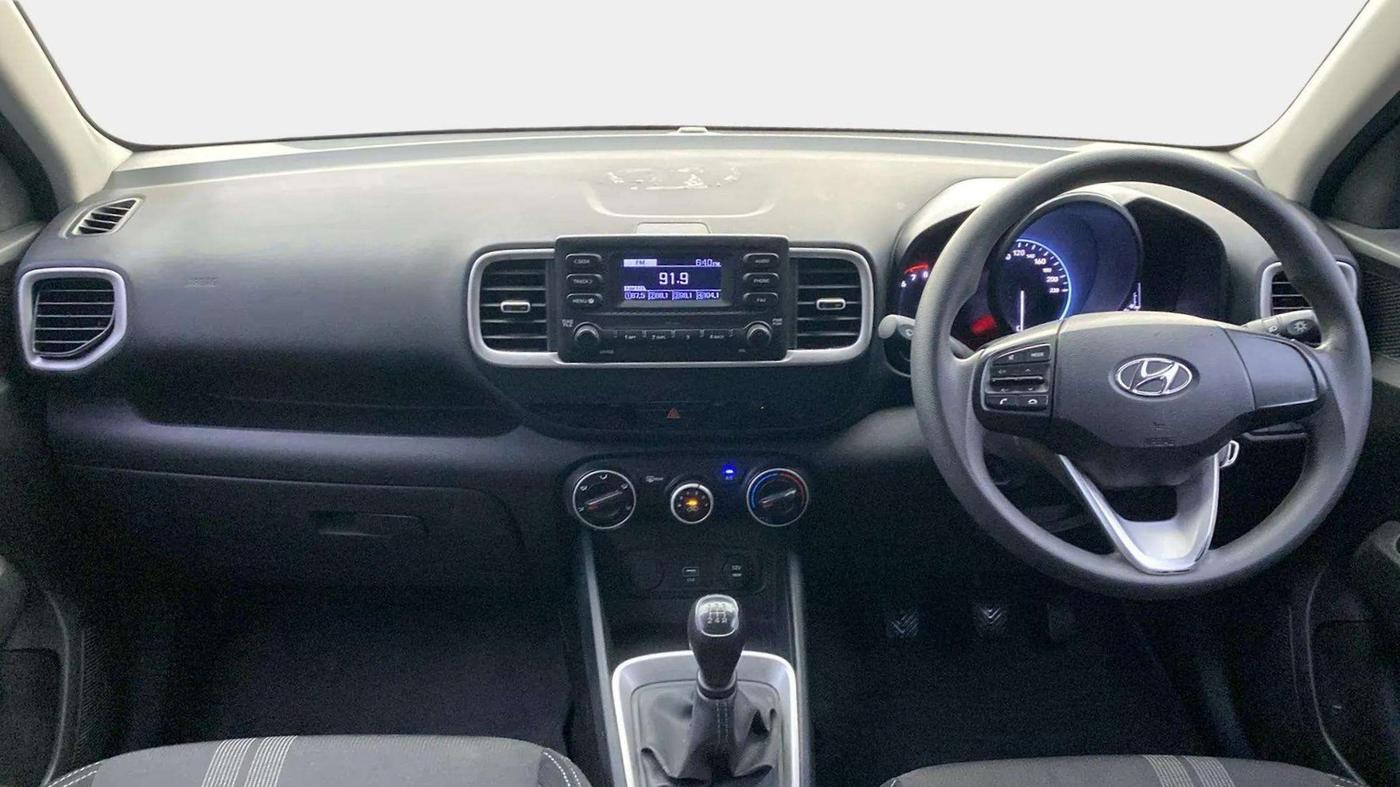 2021 Hyundai VENUE S 1.2, Petrol, Manual, 44,043 km, Dashboard