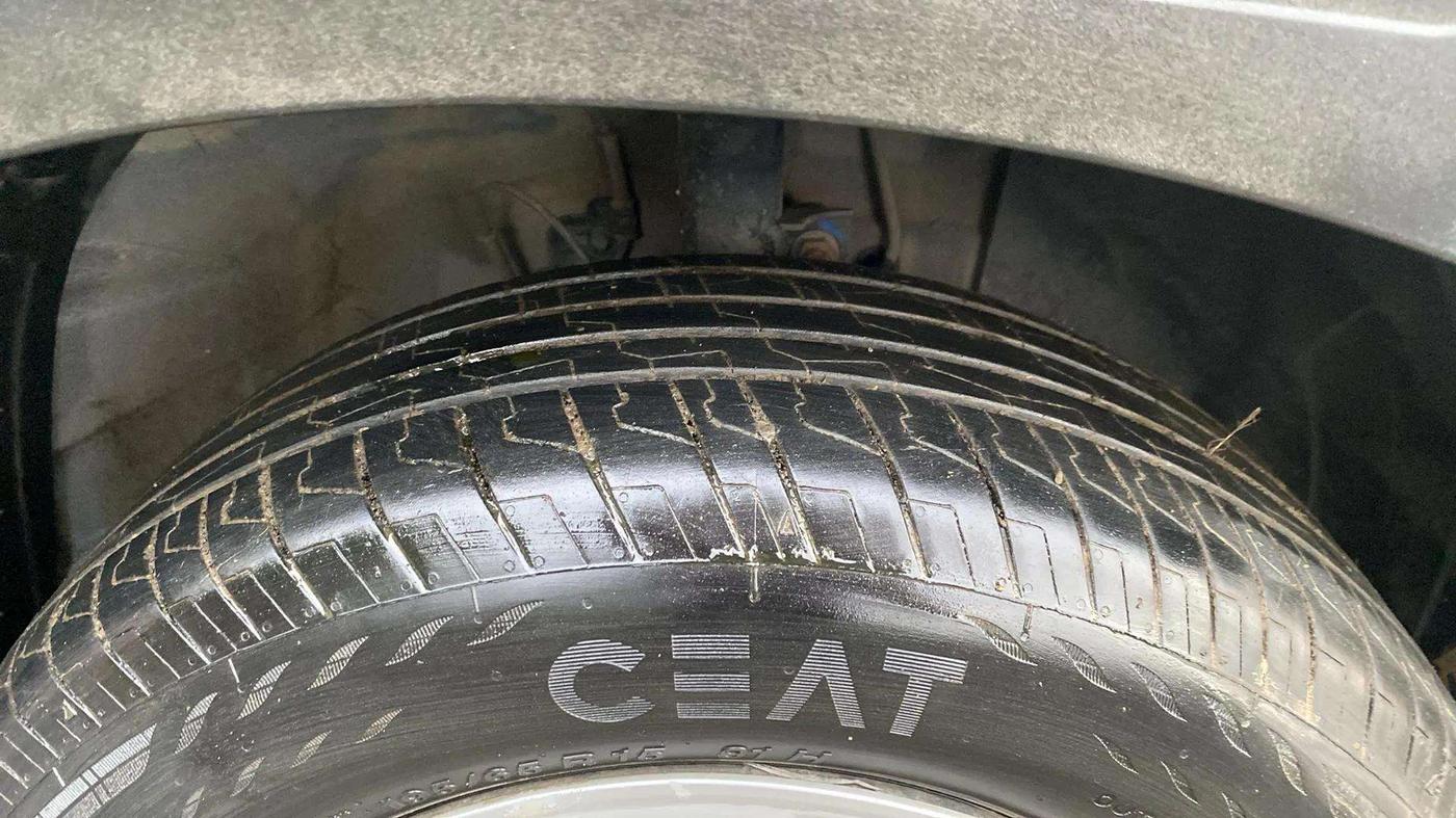 2021 Hyundai VENUE S 1.2, Petrol, Manual, 44,043 km, Right Front Tyre Tread