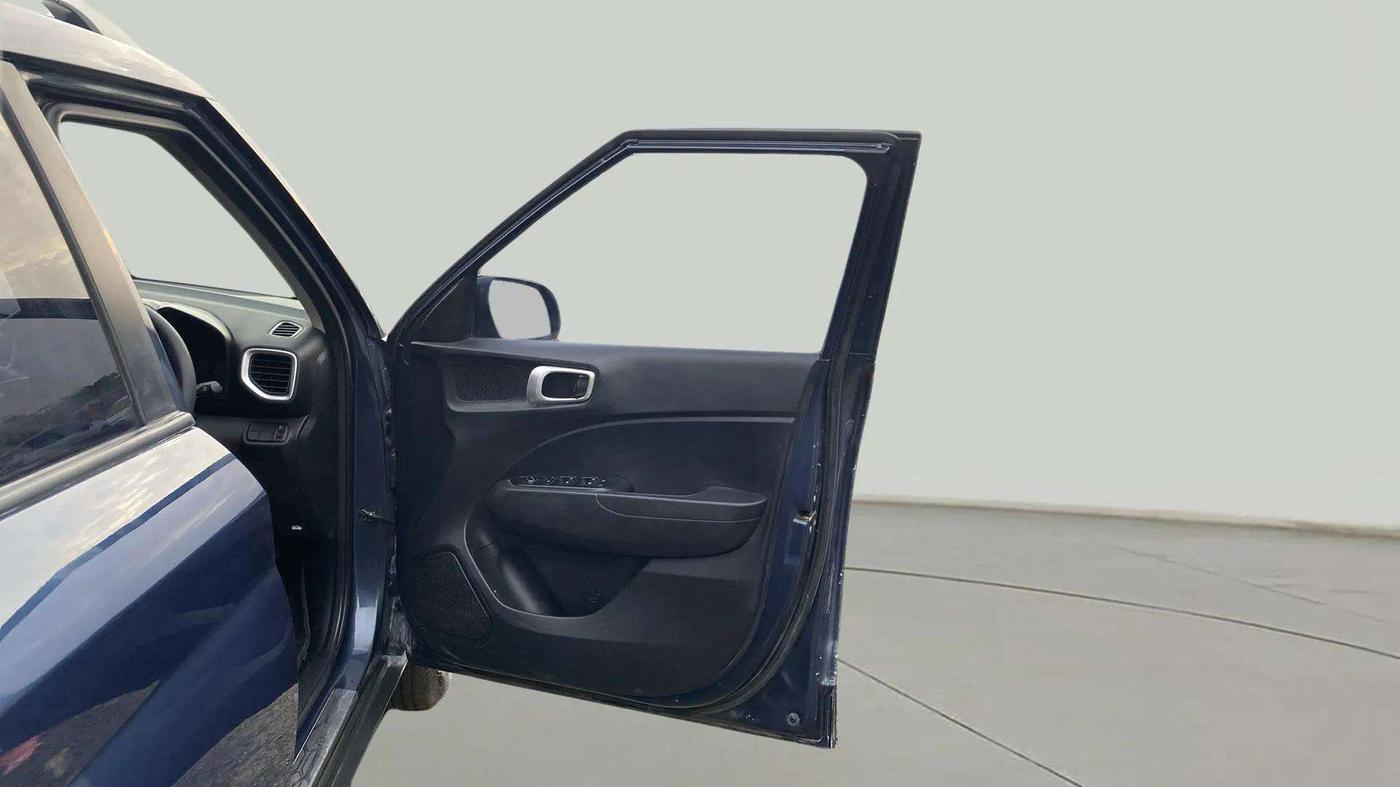 2021 Hyundai VENUE S 1.2, Petrol, Manual, 44,043 km, RHS Front Door