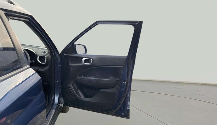 2021 Hyundai VENUE S 1.2, Petrol, Manual, 43,951 km, RHS Front Door