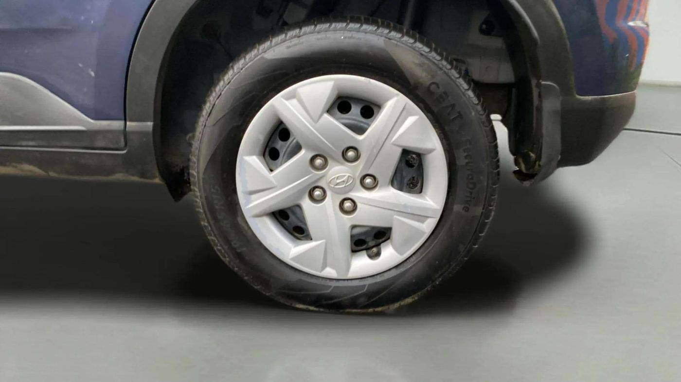 2021 Hyundai VENUE S 1.2, Petrol, Manual, 44,043 km, Left Rear Wheel