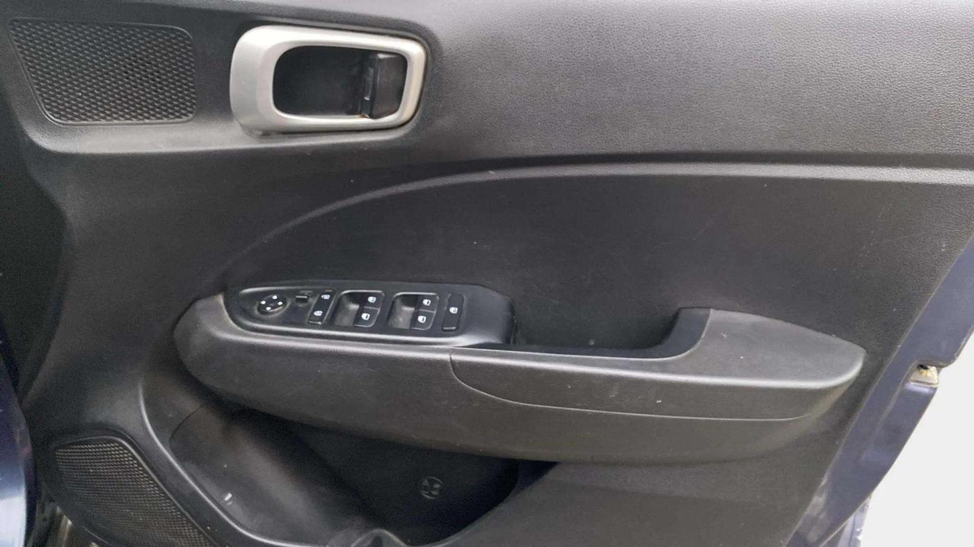 2021 Hyundai VENUE S 1.2, Petrol, Manual, 44,043 km, Driver Side Door Panels Control