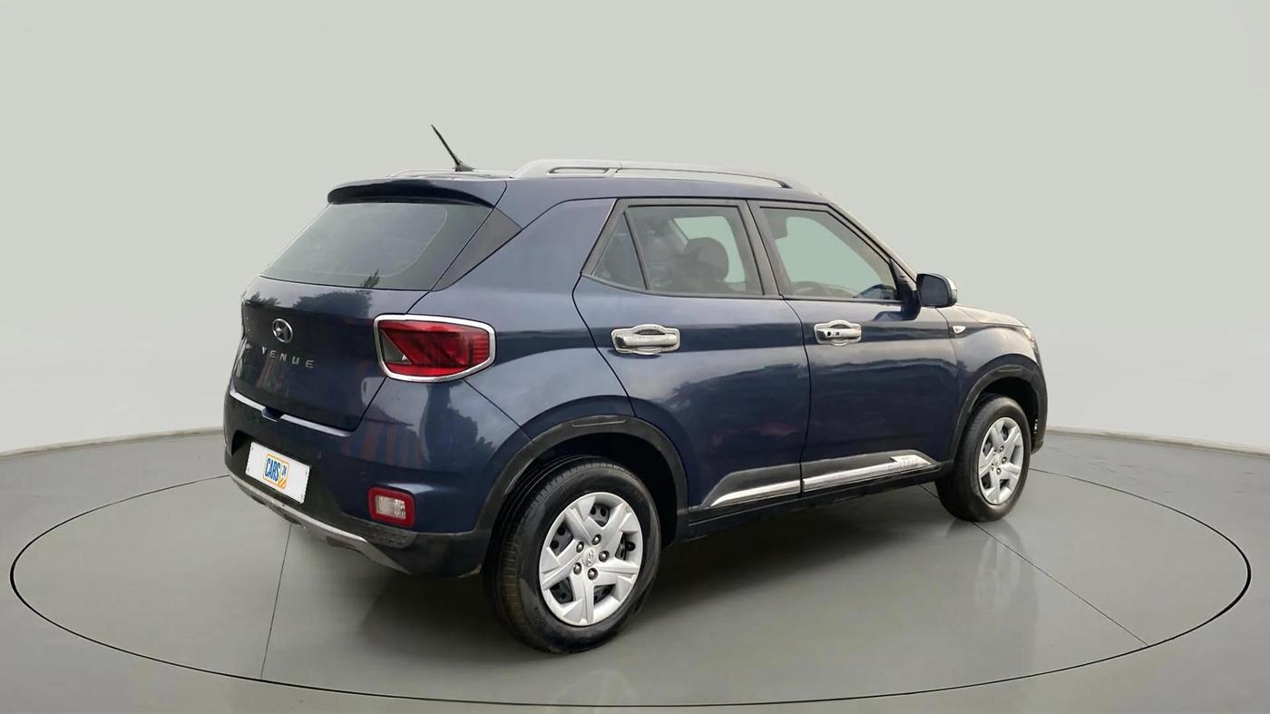 2021 Hyundai VENUE S 1.2, Petrol, Manual, 44,043 km, Right Back Diagonal