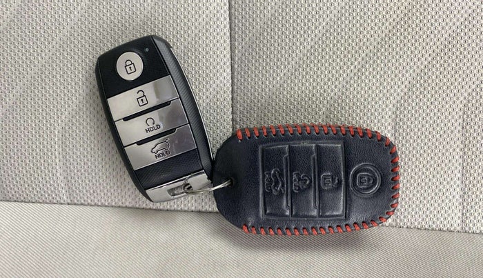 2023 KIA SONET 	 HTX 1.0 TURBO DCT, Petrol, Automatic, 5,143 km, Key Close Up