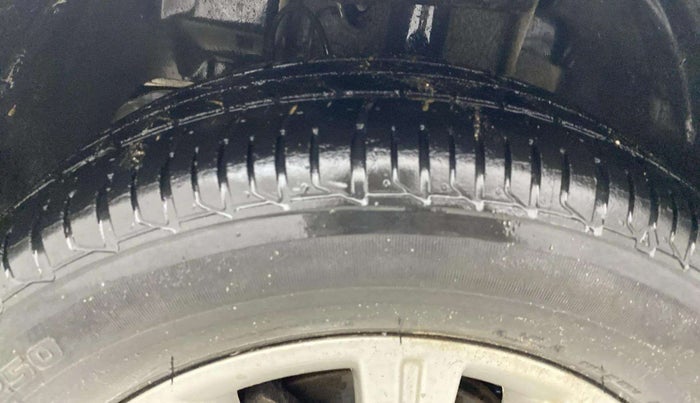 2017 Tata Tiago XZ PETROL, CNG, Manual, 71,713 km, Left Front Tyre Tread