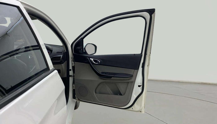 2017 Tata Tiago XZ PETROL, CNG, Manual, 71,713 km, RHS Front Door