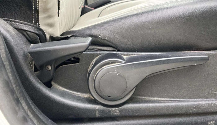 2017 Tata Tiago XZ PETROL, CNG, Manual, 71,713 km, Driver Side Adjustment Panel