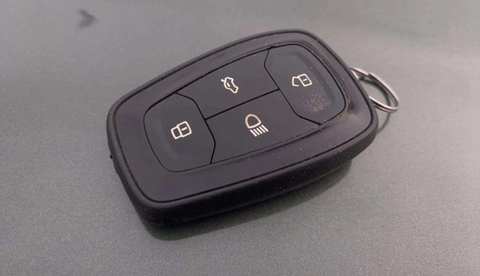 2021 Tata NEXON XZ PLUS PETROL SUNROOF, Petrol, Manual, 47,478 km, Key Close Up
