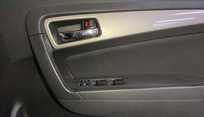 2016 Maruti Vitara Brezza ZDI PLUS, Diesel, Manual, 80,399 km, Driver Side Door Panels Control