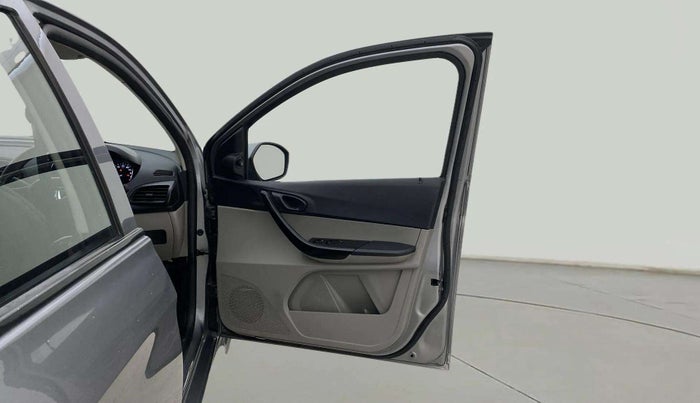 2019 Tata Tiago XZ PETROL, CNG, Manual, 73,885 km, RHS Front Door