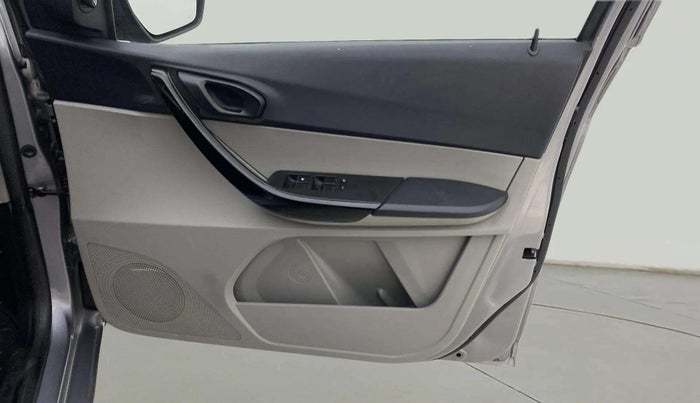 2019 Tata Tiago XZ PETROL, CNG, Manual, 73,885 km, Driver Side Door Panels Control