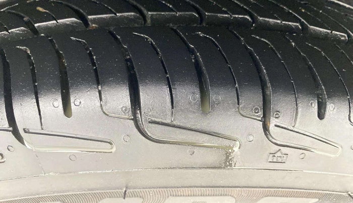 2016 Maruti Celerio ZXI AMT, Petrol, Automatic, 35,342 km, Right Rear Tyre Tread
