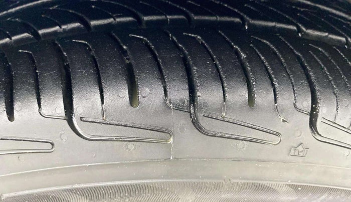 2016 Maruti Celerio ZXI AMT, Petrol, Automatic, 35,342 km, Right Front Tyre Tread