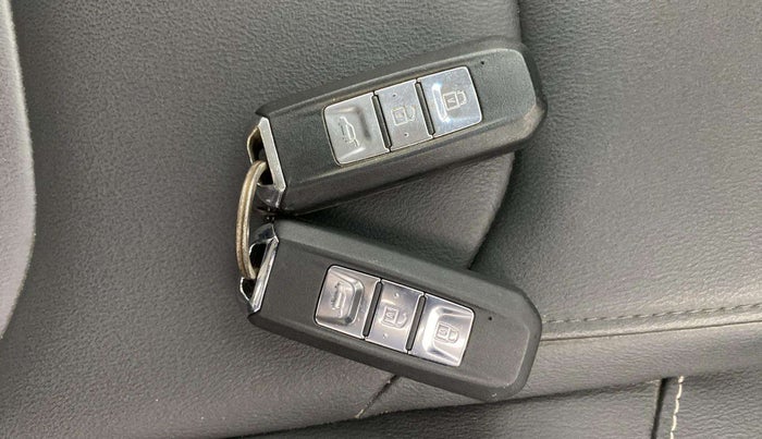 2019 MG HECTOR SHARP 1.5 DCT PETROL, Petrol, Automatic, 18,077 km, Key Close Up