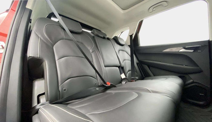 2019 MG HECTOR SHARP 1.5 DCT PETROL, Petrol, Automatic, 18,077 km, Right Side Rear Door Cabin