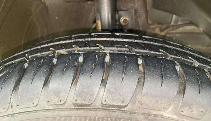 2024 Maruti Swift VXi, Petrol, Manual, 5,127 km, Right Front Tyre Tread