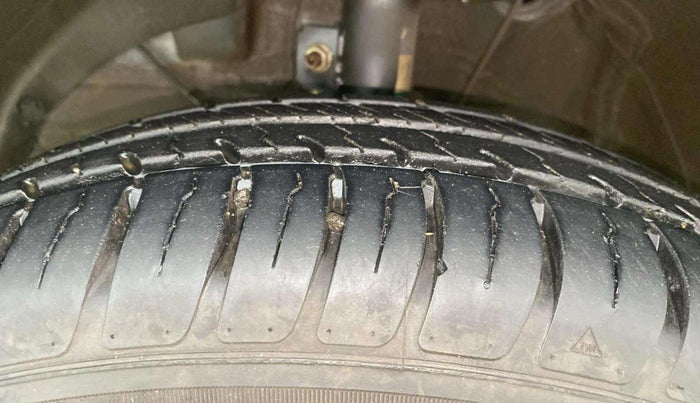 2024 Maruti Swift VXi, Petrol, Manual, 5,127 km, Left Front Tyre Tread