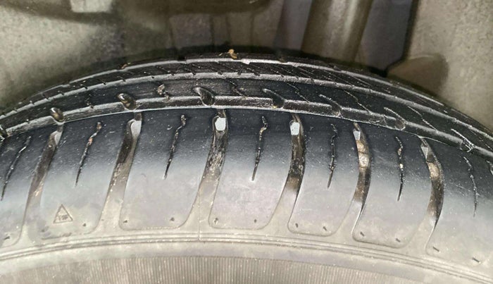 2024 Maruti Swift VXi, Petrol, Manual, 5,127 km, Left Rear Tyre Tread
