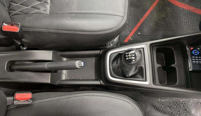 2024 Maruti Swift VXi, Petrol, Manual, 5,127 km, Gear Lever