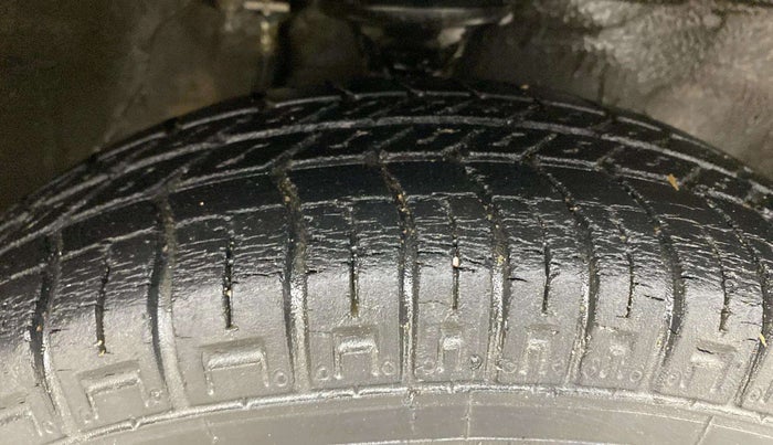 2015 Maruti Alto 800 LXI, Petrol, Manual, 32,924 km, Right Front Tyre Tread