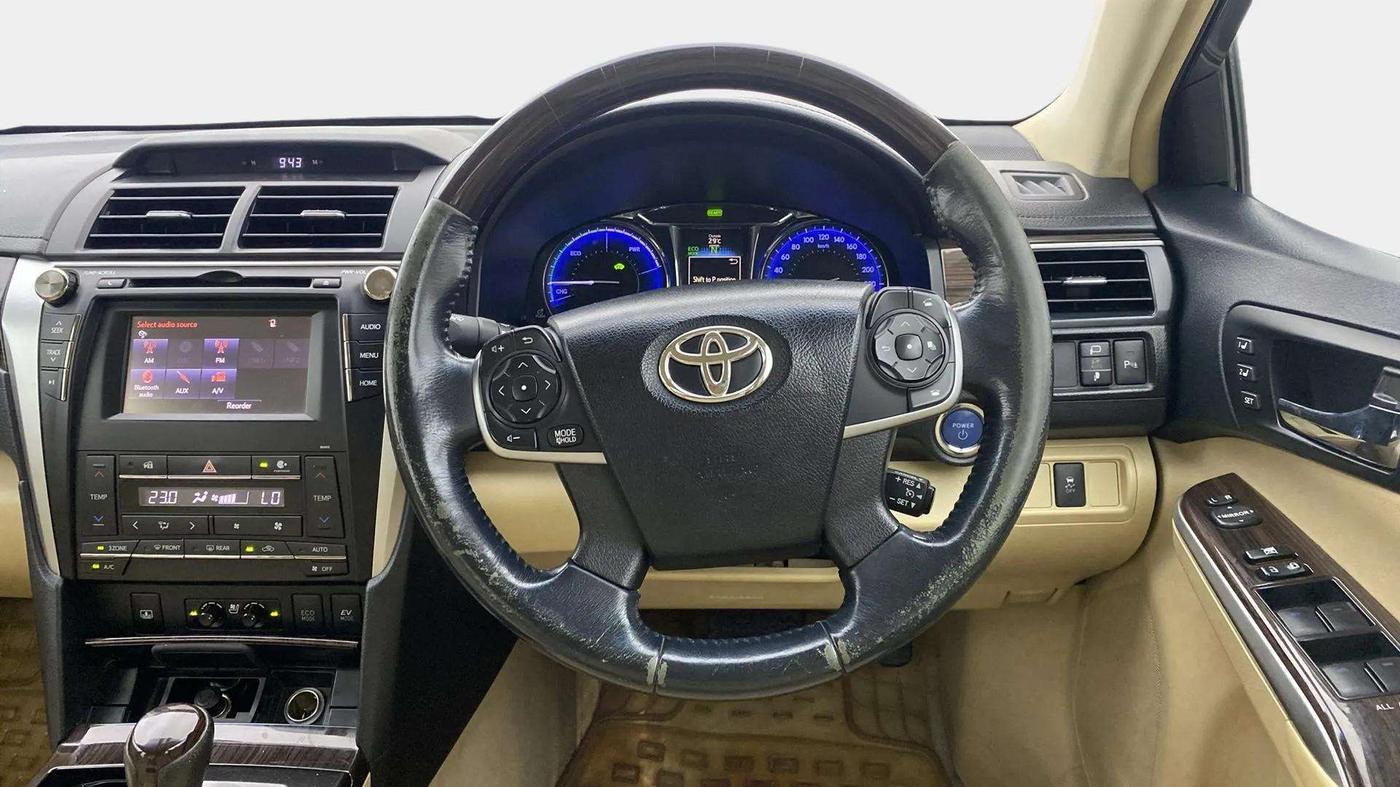 2015 Toyota Camry HYBRID, Hybrid, Automatic, 49,903 km, Steering Wheel Close Up