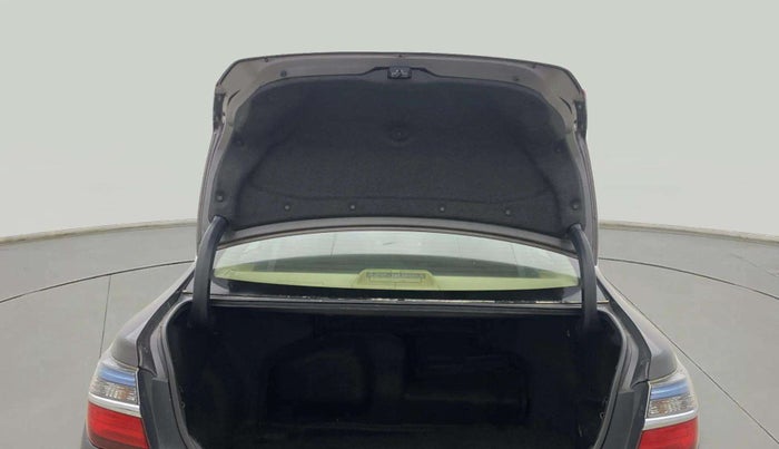 2015 Toyota Camry HYBRID, Hybrid, Automatic, 49,440 km, Boot Door Open