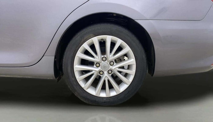 2015 Toyota Camry HYBRID, Hybrid, Automatic, 49,440 km, Left Rear Wheel