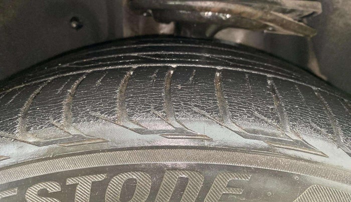2015 Toyota Camry HYBRID, Hybrid, Automatic, 49,440 km, Left Rear Tyre Tread