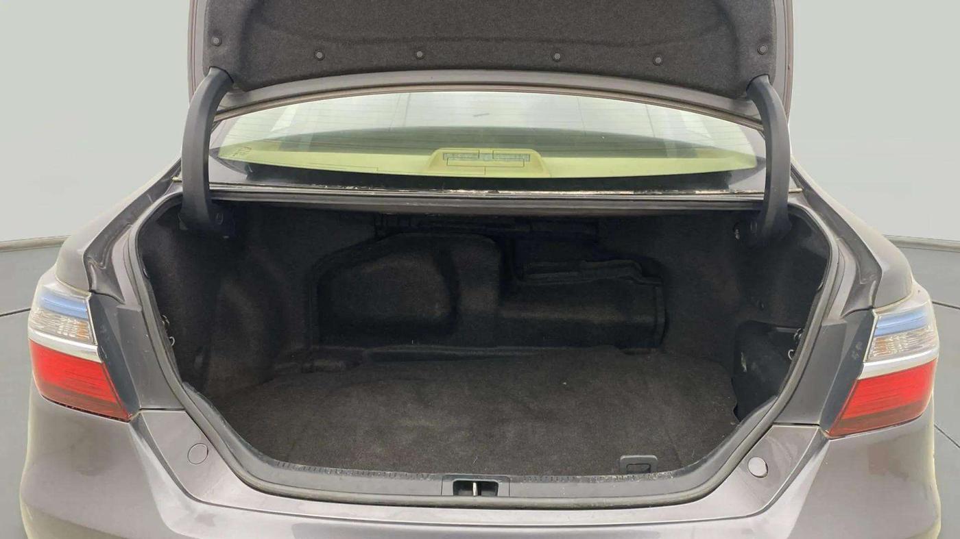 2015 Toyota Camry HYBRID, Hybrid, Automatic, 49,903 km, Boot Inside