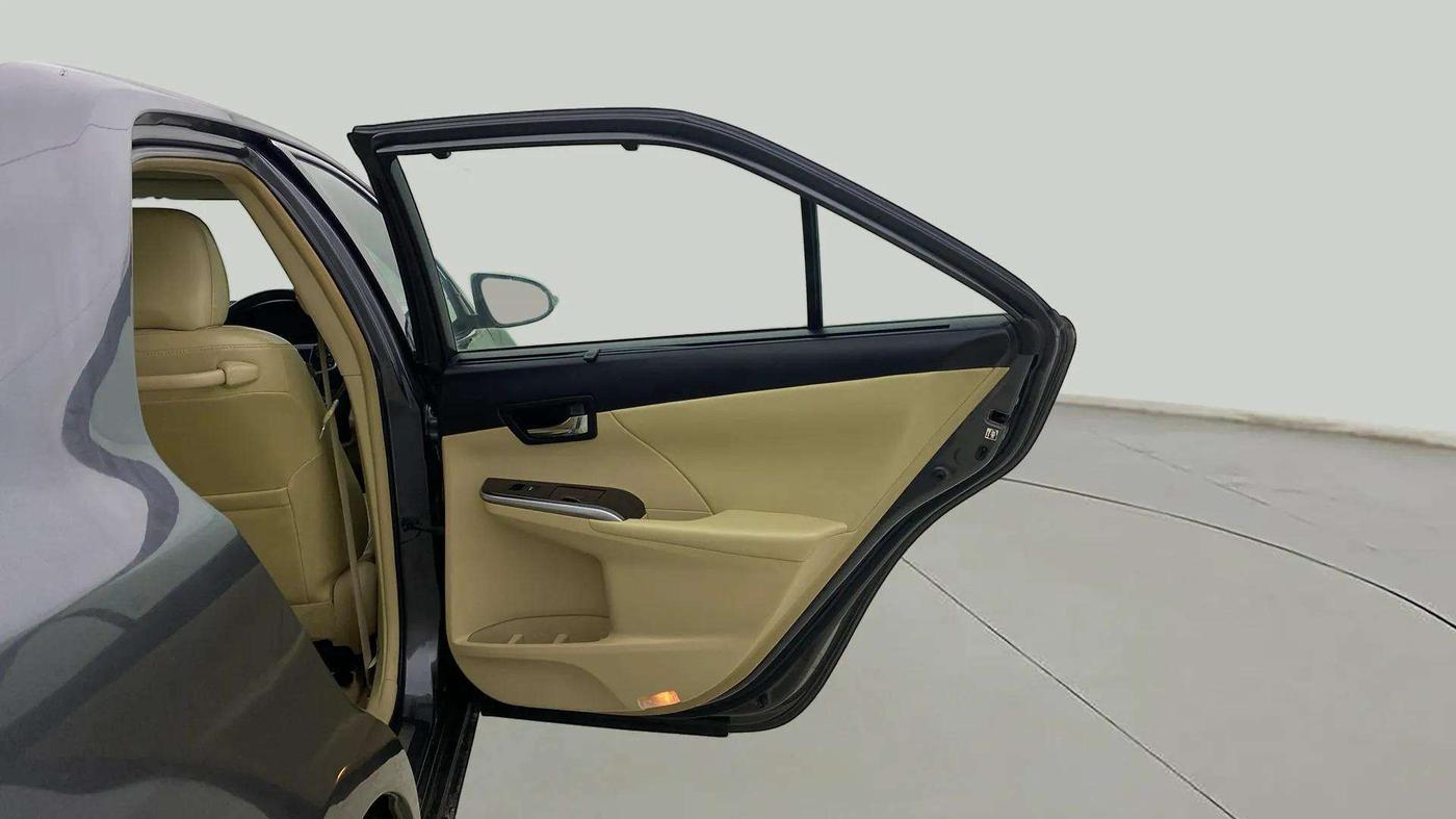 2015 Toyota Camry HYBRID, Hybrid, Automatic, 49,903 km, RHS Rear Door