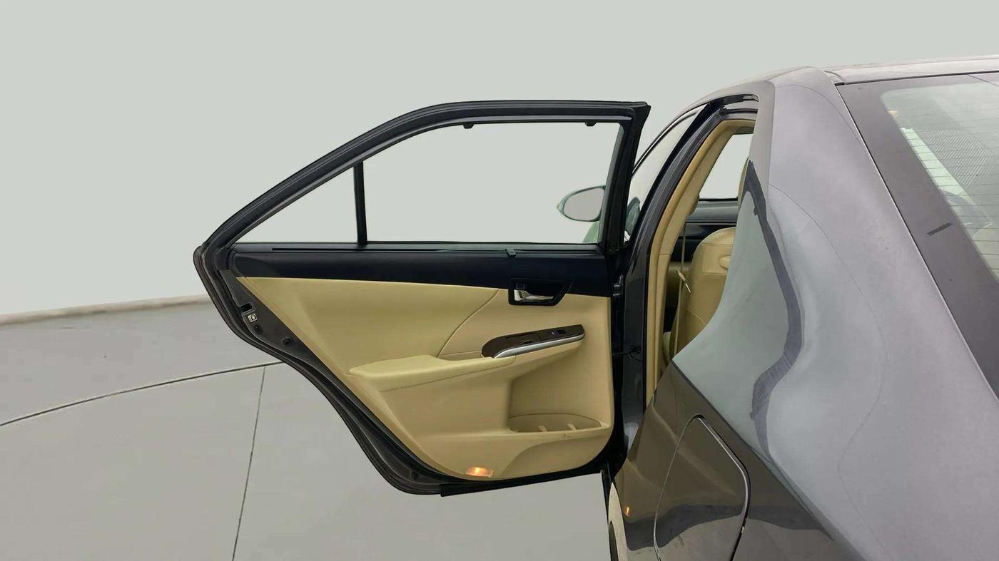 2015 Toyota Camry HYBRID, Hybrid, Automatic, 49,903 km, LHS Rear Door