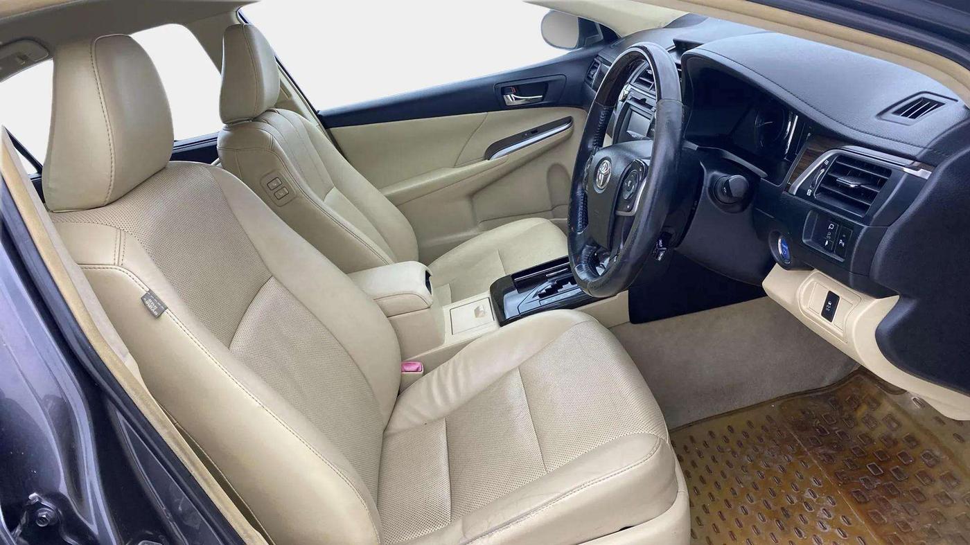 2015 Toyota Camry HYBRID, Hybrid, Automatic, 49,903 km, Right Side Front Door Cabin