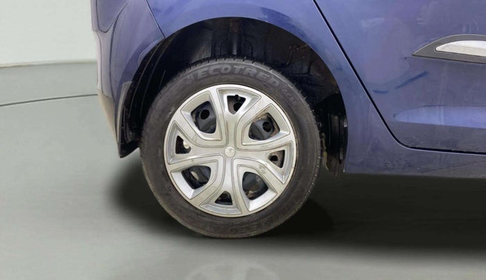 2024 Tata ALTROZ XTA, Petrol, Automatic, 8,032 km, Right Rear Wheel