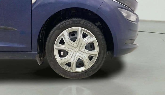 2024 Tata ALTROZ XTA, Petrol, Automatic, 8,032 km, Right Front Wheel