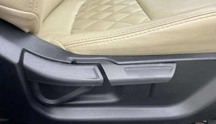 2019 KIA SELTOS HTX 1.5 PETROL, Petrol, Manual, 52,090 km, Driver Side Adjustment Panel