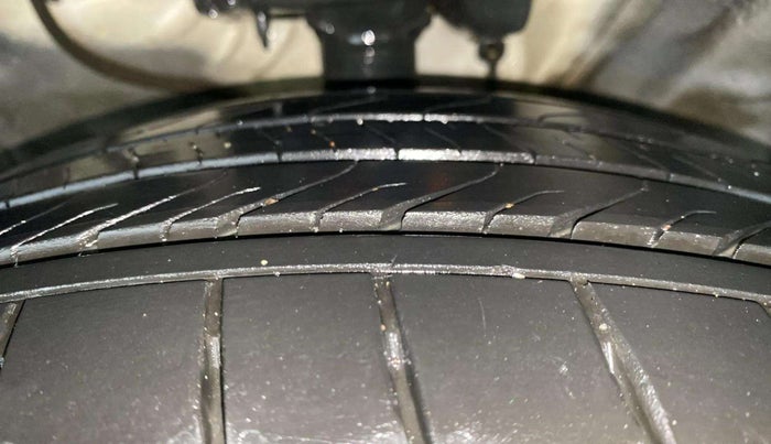 2019 KIA SELTOS HTX 1.5 PETROL, Petrol, Manual, 52,090 km, Right Front Tyre Tread