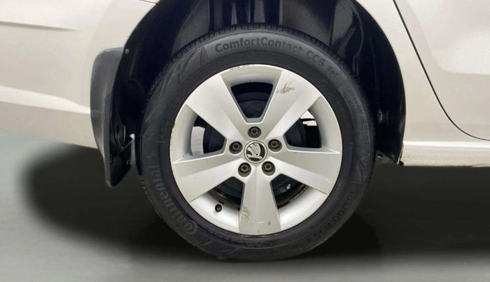 2019 Skoda Rapid AMBITION 1.6 MPI AT, Petrol, Automatic, 60,259 km, Right Rear Wheel