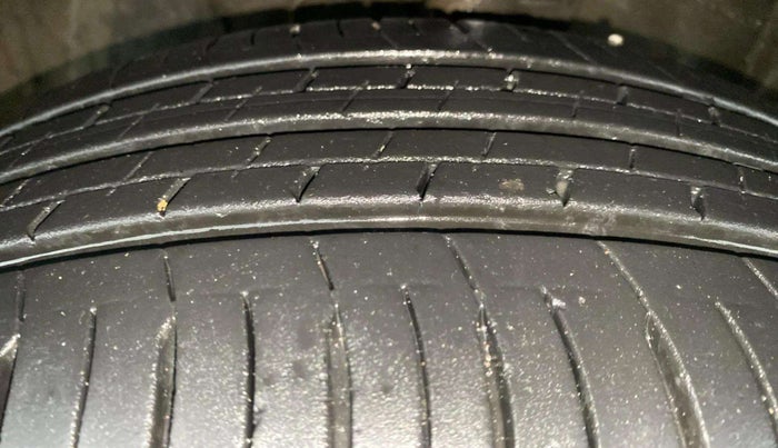 2022 Hyundai NEW I20 MAGNA 1.2 MT, Petrol, Manual, 17,707 km, Left Front Tyre Tread