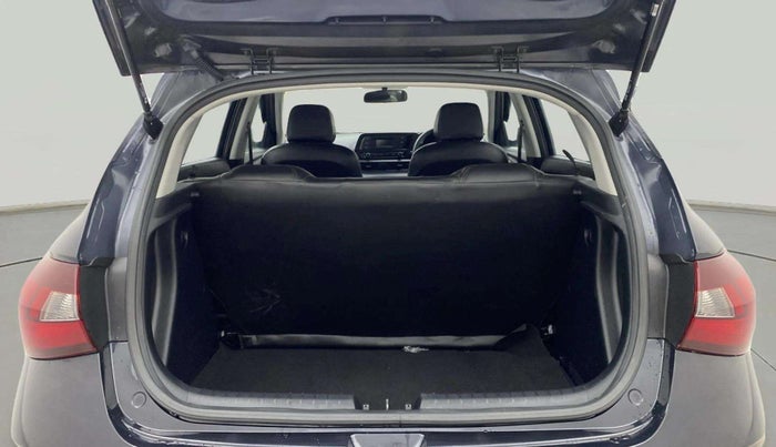 2022 Hyundai NEW I20 MAGNA 1.2 MT, Petrol, Manual, 17,707 km, Boot Inside