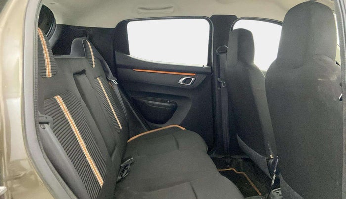 2020 Renault Kwid CLIMBER 1.0 AMT (O), Petrol, Automatic, 27,333 km, Right Side Rear Door Cabin