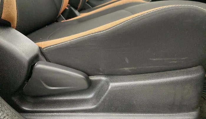 2020 Renault Kwid CLIMBER 1.0 AMT (O), Petrol, Automatic, 27,333 km, Driver Side Adjustment Panel