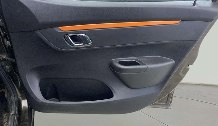 2020 Renault Kwid CLIMBER 1.0 AMT (O), Petrol, Automatic, 27,333 km, Driver Side Door Panels Control
