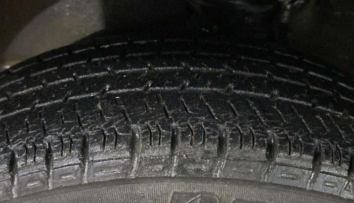 2016 Maruti Alto K10 VXI, Petrol, Manual, 26,245 km, Left Front Tyre Tread
