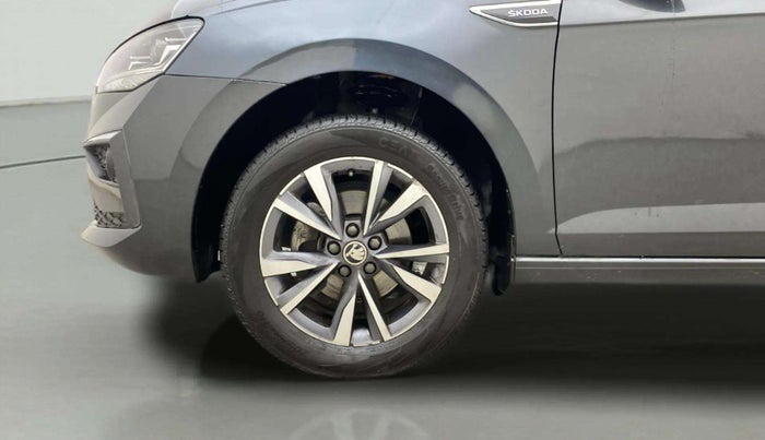 2024 Skoda SLAVIA STYLE 1.0L TSI MT, Petrol, Manual, 26,165 km, Left Front Wheel