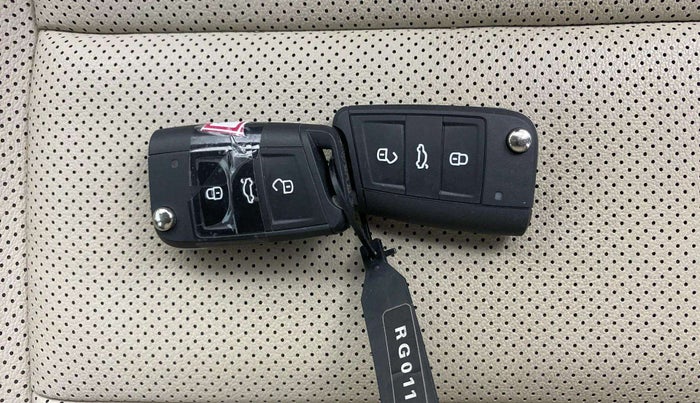 2024 Skoda SLAVIA STYLE 1.0L TSI MT, Petrol, Manual, 26,165 km, Key Close Up